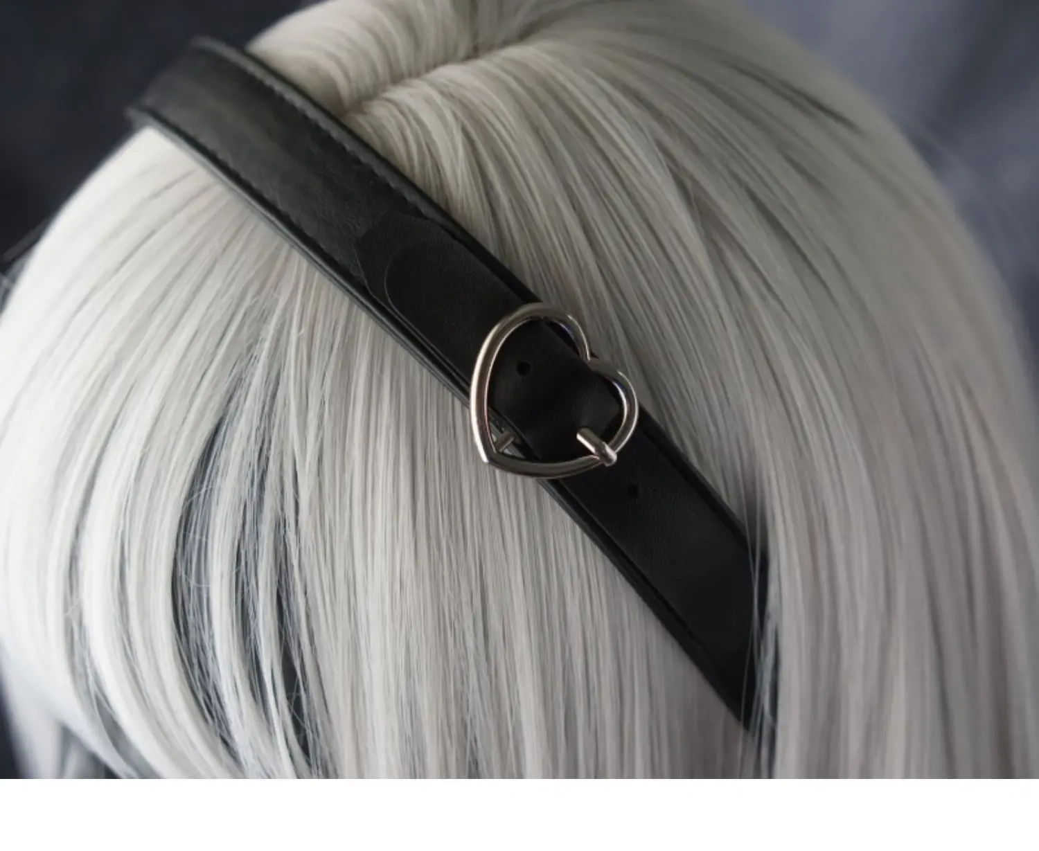 Leatherwork Pony - Ikat kepala bucket kulit Gotik ikat